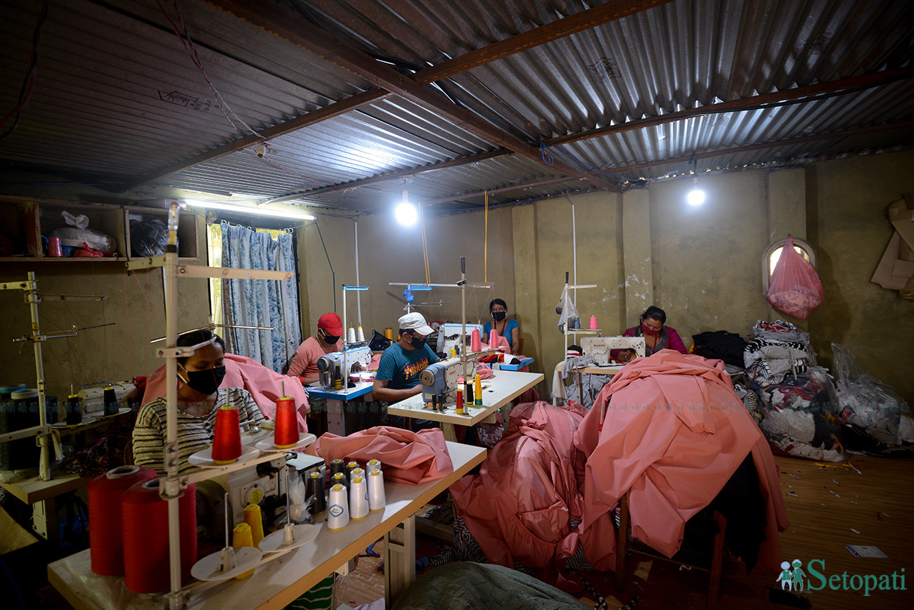 https://raracms.setopati.com/uploads/shares/2020/sujita/ppe making/ppe (1).jpg